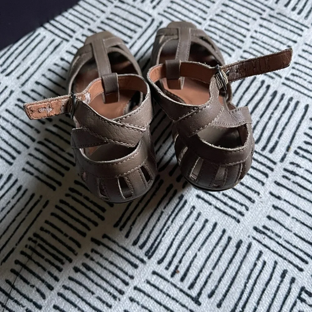 Lucky Brand Randy t strap peep toe chunky heel